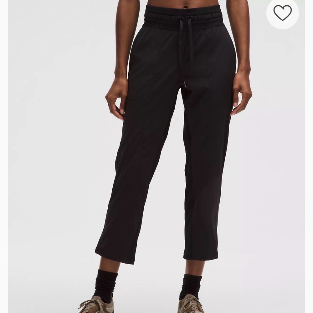 Lululemon cropped dance studio pants. Black. Size 8